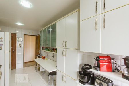 Apartamento para alugar com 131m², 3 quartos e 2 vagas Apartamento para alugar com 131m², 3 quartos e 2 vagasCozinha