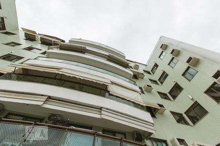 Apartamento para alugar com 131m², 3 quartos e 2 vagas Apartamento para alugar com 131m², 3 quartos e 2 vagasFachada