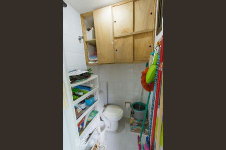 Apartamento para alugar com 131m², 3 quartos e 2 vagas Apartamento para alugar com 131m², 3 quartos e 2 vagasBanheiro de Serviço