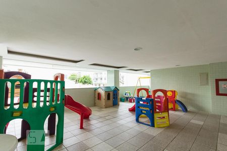 Apartamento para alugar com 131m², 3 quartos e 2 vagas Apartamento para alugar com 131m², 3 quartos e 2 vagasPlayground
