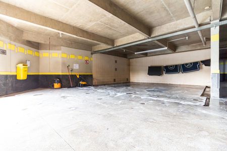 Apartamento para alugar com 210m², 3 quartos e 3 vagasÁrea Comum: Lava Carros