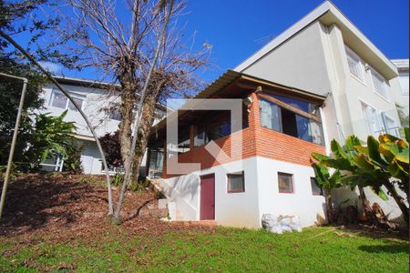 Casa à venda com 220m², 4 quartos e 3 vagasQuintal fundos - Vista