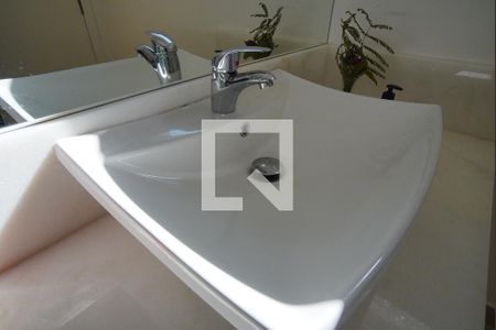 Casa à venda com 220m², 4 quartos e 3 vagasBanheiro da Suíte