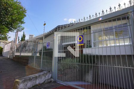 Casa à venda com 220m², 4 quartos e 3 vagasFachada