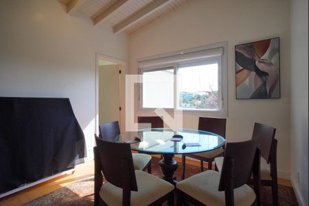 Casa à venda com 220m², 4 quartos e 3 vagasSuíte