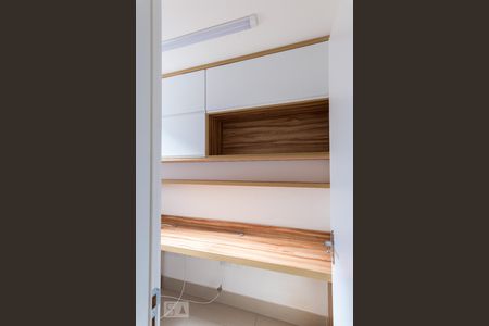 Apartamento à venda com 55m², 2 quartos e 2 vagasQuarto 2 (Escritório)