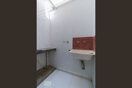 Casa de condomínio para alugar com 60m², 2 quartos e sem vaga Casa de condomínio para alugar com 60m², 2 quartos e sem vagaÁrea de Serviço