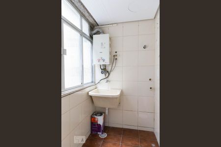 Área de Serviço de apartamento para alugar com 2 quartos, 63m² em Chácara das Pedras, Porto Alegre