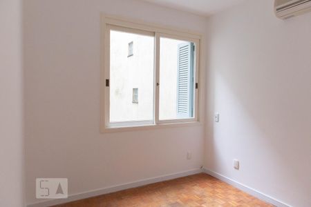 Quarto 2 de apartamento para alugar com 2 quartos, 63m² em Chácara das Pedras, Porto Alegre