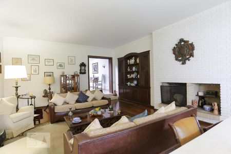 Casa à venda com 4 quartos, 392m² em Vila Madalena, São Paulo