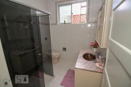 Banheiro de casa para alugar com 3 quartos, 530m² em Tanque, Rio de Janeiro