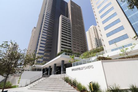 Studio para alugar com 41m², 1 quarto e 1 vaga Studio para alugar com 41m², 1 quarto e 1 vagaFachada