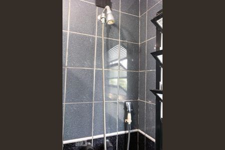 Apartamento para alugar com 204m², 4 quartos e 1 vaga Apartamento para alugar com 204m², 4 quartos e 1 vagaBanheiro Chuveiro