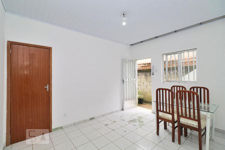 Sala. de casa de condomínio para alugar com 2 quartos, 40m² em Copacabana, Rio de Janeiro