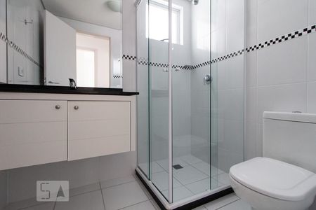 Banheiro de apartamento para alugar com 2 quartos, 73m² em Hugo Lange, Curitiba