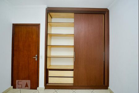 Closet quarto 1 de casa à venda com 3 quartos, 170m² em Parque Continental I, Guarulhos