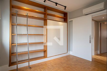 Apartamento para alugar com 172m², 3 quartos e 2 vagasQuarto 3 (reversível)