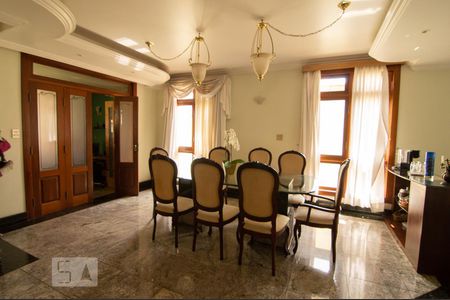 Casa à venda com 390m², 4 quartos e 4 vagasSala de Jantar