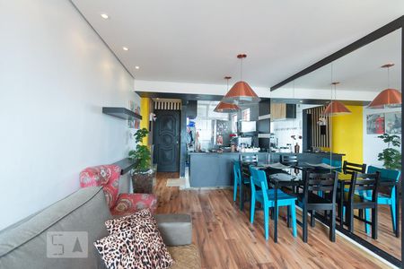 Sala de apartamento para alugar com 2 quartos, 70m² em Vila Romano, São Paulo