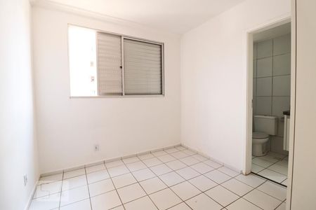 Suíte de apartamento para alugar com 3 quartos, 74m² em Setor Goiânia 2, Goiânia