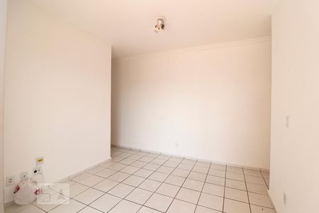 Sala de apartamento para alugar com 3 quartos, 74m² em Setor Goiânia 2, Goiânia