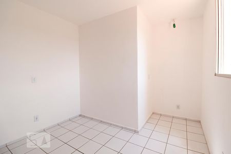 Quarto 2 de apartamento para alugar com 3 quartos, 74m² em Setor Goiânia 2, Goiânia