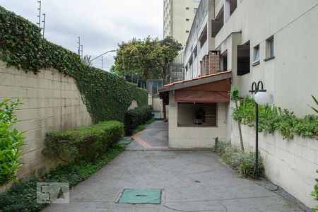Apartamento para alugar com 54m², 2 quartos e 1 vaga Apartamento para alugar com 54m², 2 quartos e 1 vagaÁrea comum - Churrasqueira