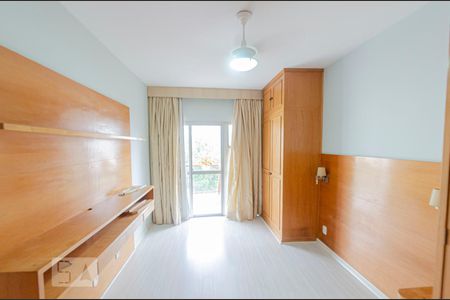 Apartamento à venda com 140m², 3 quartos e 2 vagasSuíte 1