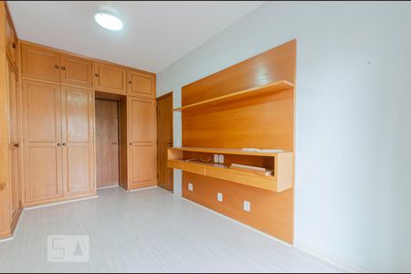Apartamento à venda com 140m², 3 quartos e 2 vagasSuíte 1