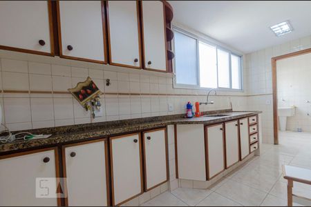 Apartamento à venda com 140m², 3 quartos e 2 vagasCozinha