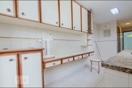 Apartamento à venda com 140m², 3 quartos e 2 vagasCozinha