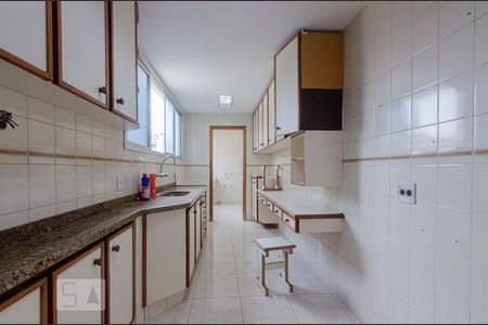 Apartamento à venda com 140m², 3 quartos e 2 vagasCozinha