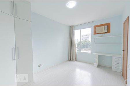 Apartamento à venda com 140m², 3 quartos e 2 vagasSuíte 2