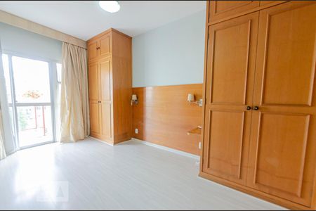 Apartamento à venda com 140m², 3 quartos e 2 vagasSuíte 1