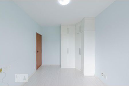 Apartamento à venda com 140m², 3 quartos e 2 vagasSuíte 2