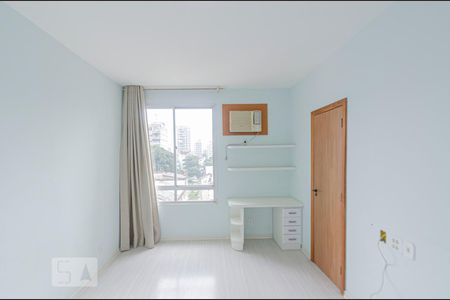 Apartamento à venda com 140m², 3 quartos e 2 vagasSuíte 2