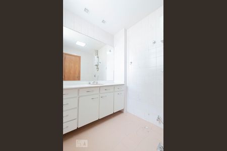 Apartamento à venda com 140m², 3 quartos e 2 vagasSuíte 1