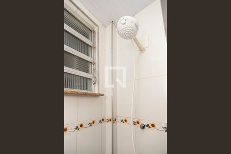 Banheiro de apartamento para alugar com 2 quartos, 50m² em Pilares, Rio de Janeiro