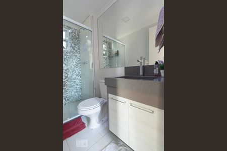 Banheiro Social de apartamento para alugar com 2 quartos, 69m² em Jardim Santo Antoninho, São Paulo