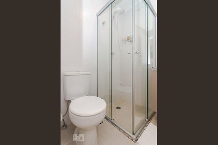 Banheiro de kitnet/studio para alugar com 1 quarto, 20m² em Centro, São Paulo