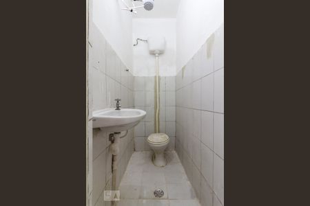 Banheiro  de casa para alugar com 1 quarto, 24m² em Chácara Califórnia, São Paulo