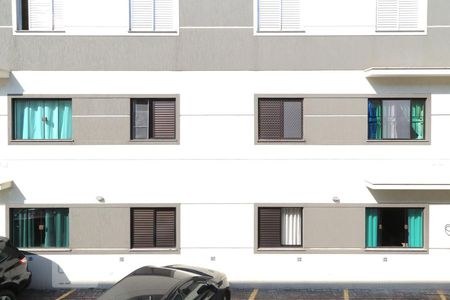 Vista da janela de apartamento para alugar com 2 quartos, 45m² em Vila Santa Terezinha, São Paulo