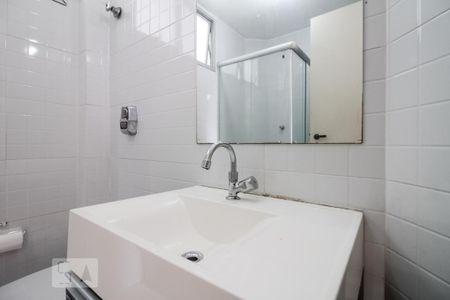 Banheiro de apartamento para alugar com 3 quartos, 76m² em Jardim Bonfiglioli, São Paulo