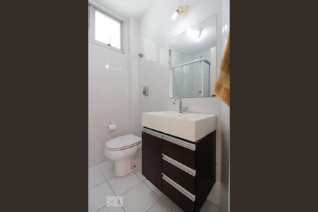 Banheiro de apartamento para alugar com 3 quartos, 76m² em Jardim Bonfiglioli, São Paulo
