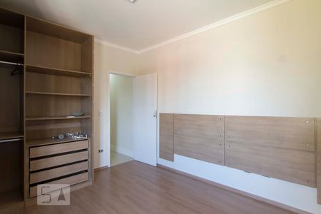 Casa à venda com 260m², 3 quartos e 2 vagasSuíte