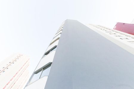 Apartamento à venda com 58m², 2 quartos e 1 vaga Apartamento à venda com 58m², 2 quartos e 1 vagaFachada