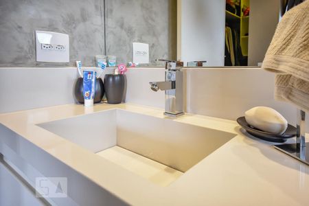 Apartamento para alugar com 57m², 2 quartos e 2 vagasBanheiro do Quarto 2