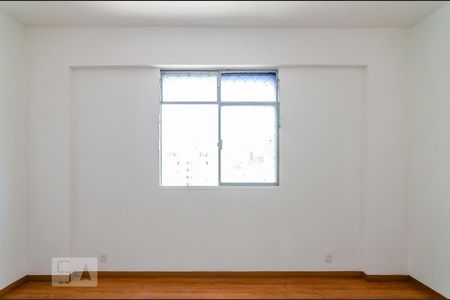 Sala de apartamento para alugar com 3 quartos, 70m² em Silveira, Belo Horizonte
