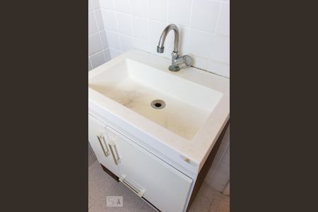 Banheiro Pia de apartamento à venda com 1 quarto, 55m² em Vila Anglo Brasileira, São Paulo