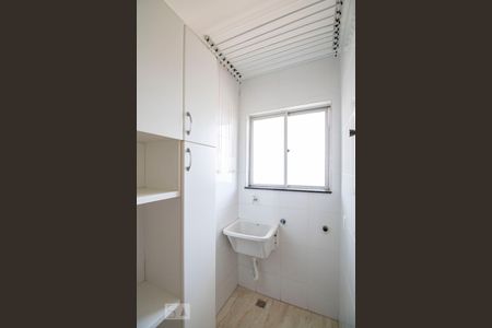 Apartamento para alugar com 70m², 3 quartos e 1 vagaÁrea de Serviço